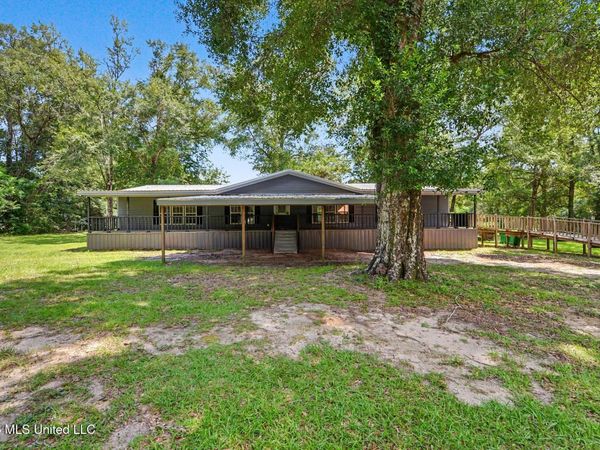 2916 Lee Pierce Road, Moss Point, MS 39562