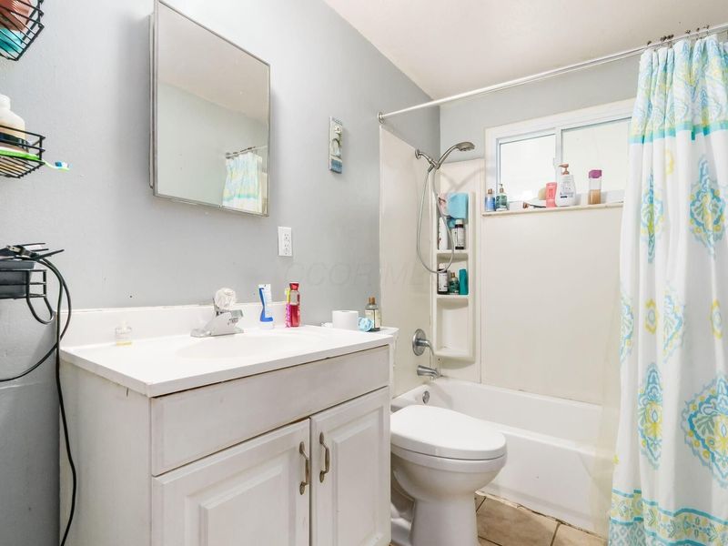 769 Maurine Drive , Columbus, OH 43228 Photo 13