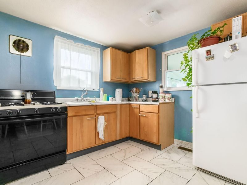 769 Maurine Drive , Columbus, OH 43228 Photo 9