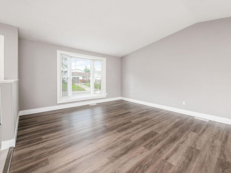 5400 Wendover Drive, Columbus, OH 43232 Photo 3