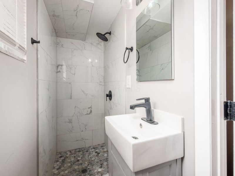 5400 Wendover Drive, Columbus, OH 43232 Photo 6