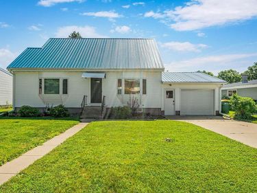 422 S Ellsworth Street, Houston, MN 55943