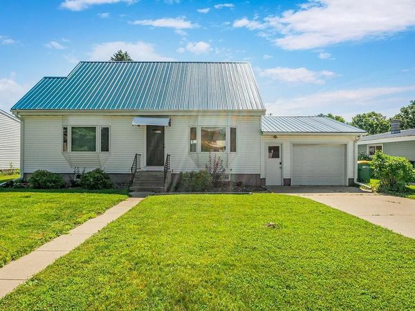 422 S Ellsworth Street , Houston, MN 55943