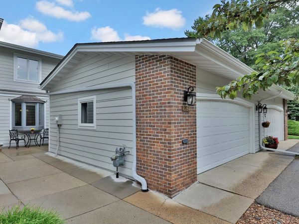 8264 Kingslee Road, Bloomington, MN 55438