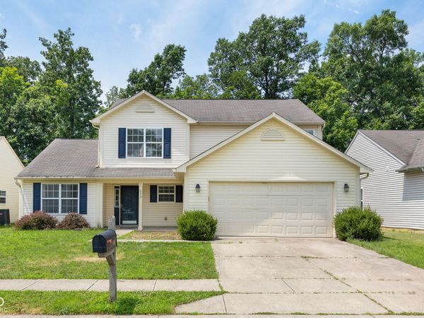 892 Flying Sun Drive, Avon, IN 46123