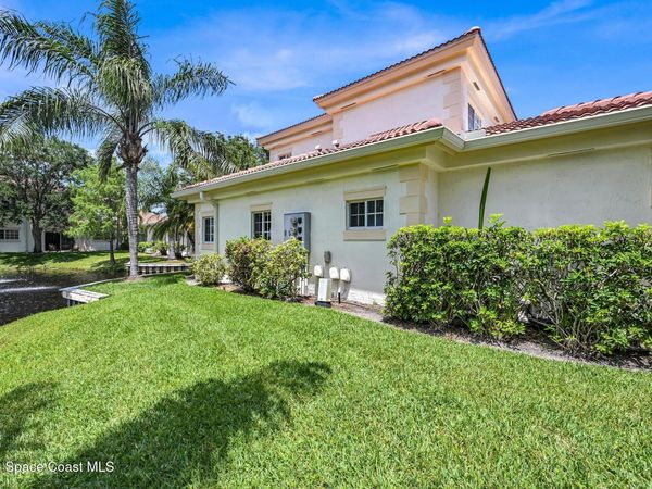 568 7th Square , Vero Beach, FL 32962