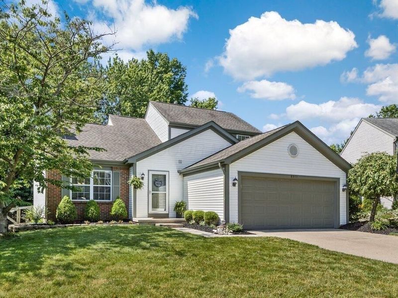 8975 Newmills Lane, Lewis Center, OH 43035 Photo 1
