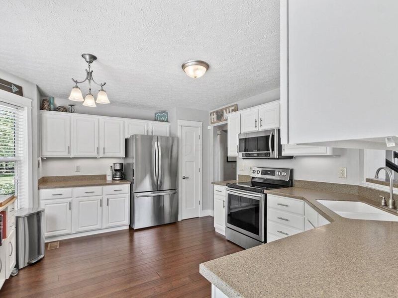 8975 Newmills Lane, Lewis Center, OH 43035 Photo 12