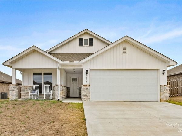 6102 NW Hoover Street , Bentonville, AR 72713