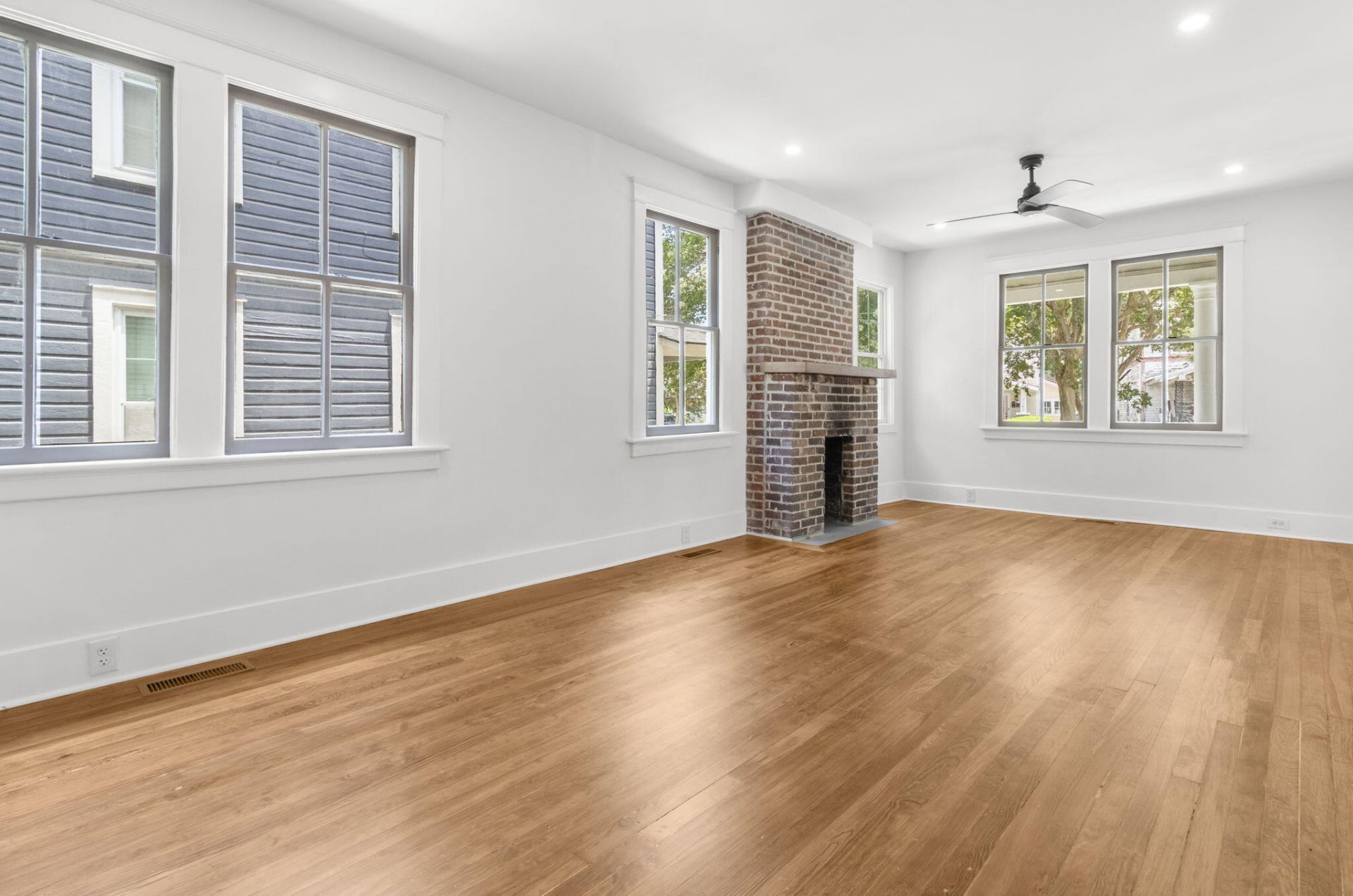 1135 King Street Photo 10