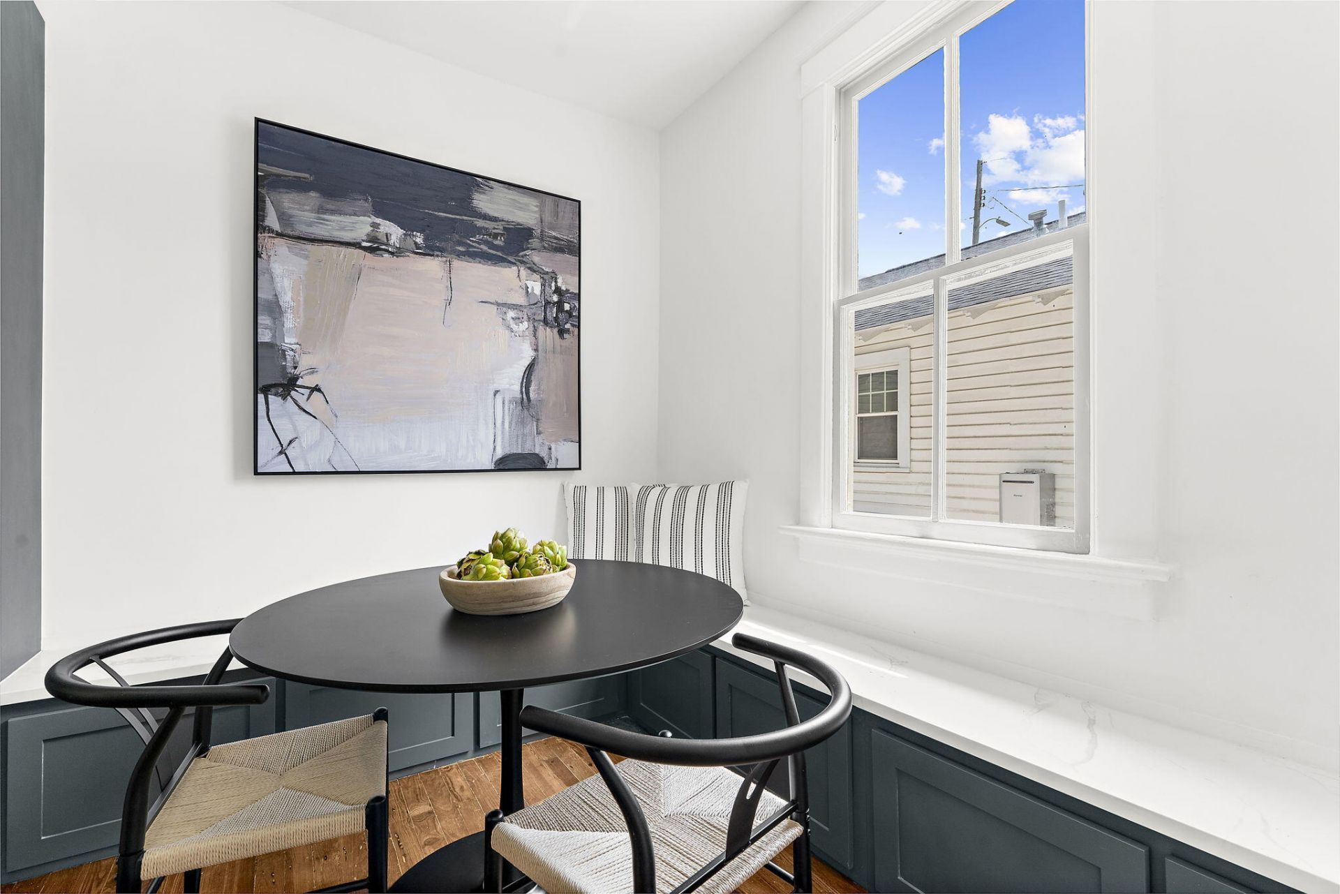 1135 King Street Photo 24