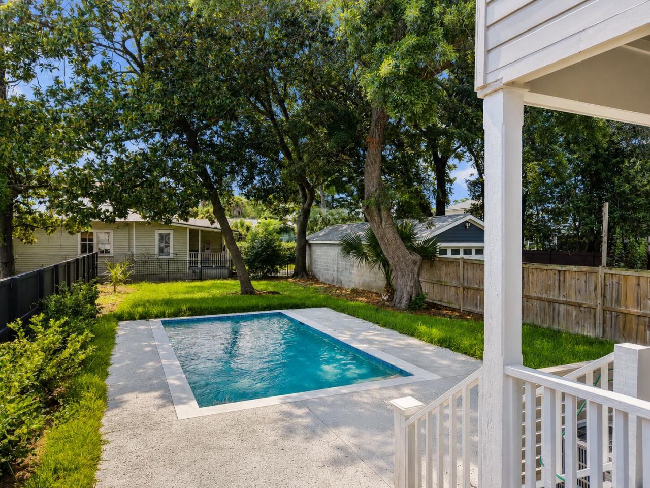1135 King Street Photo 26
