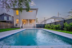 1135 King Street photo 4