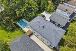 1135 King Street photo 4