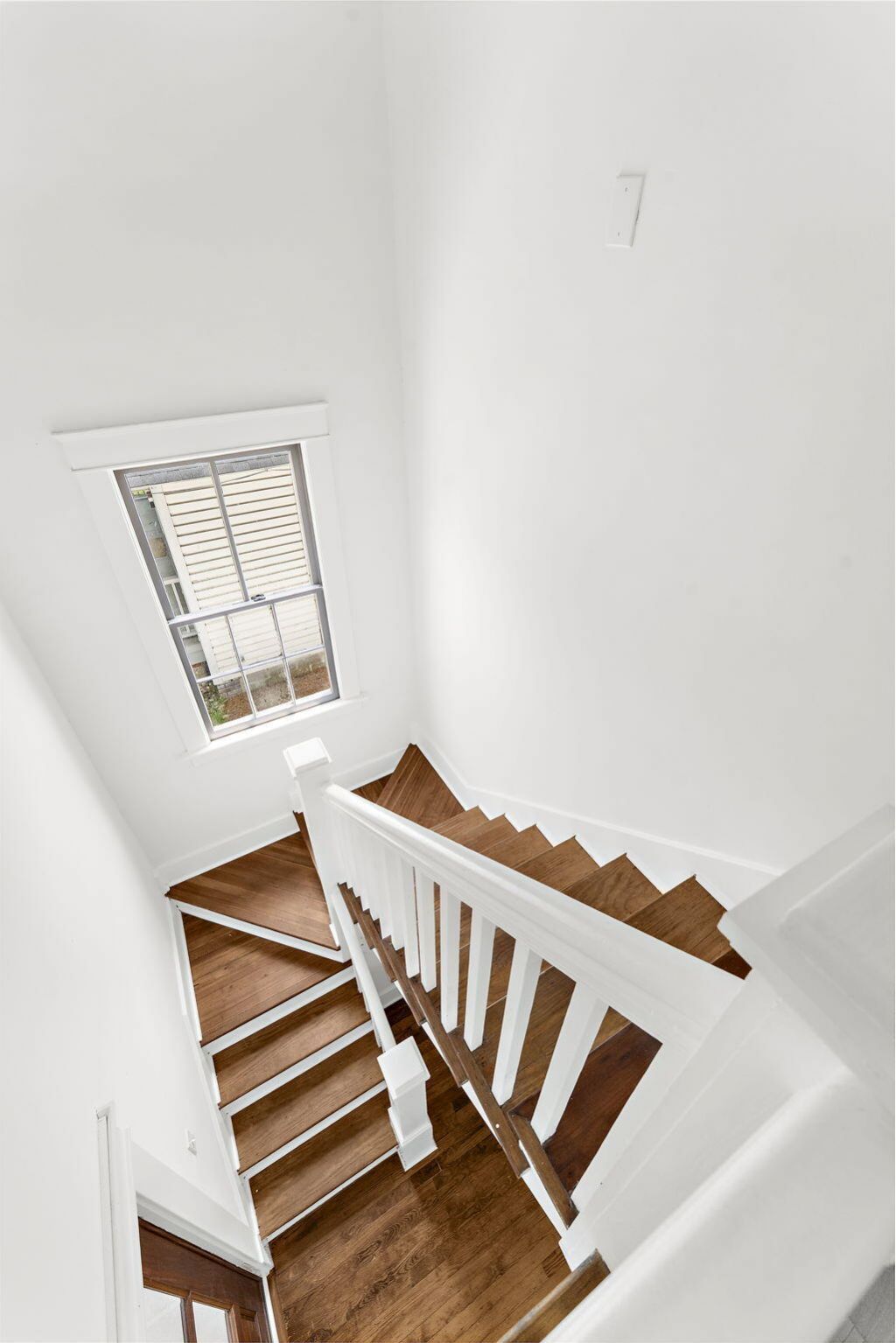 1135 King Street Photo 34