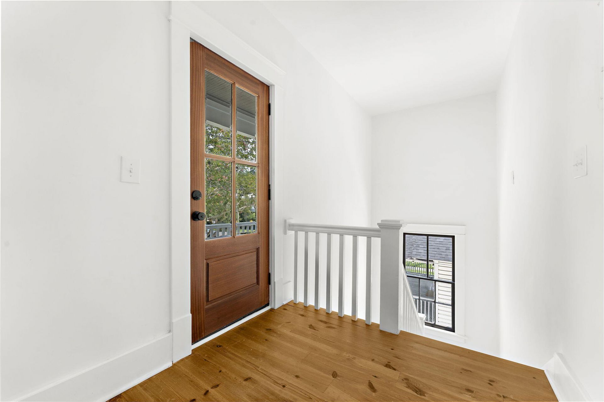 1135 King Street Photo 35