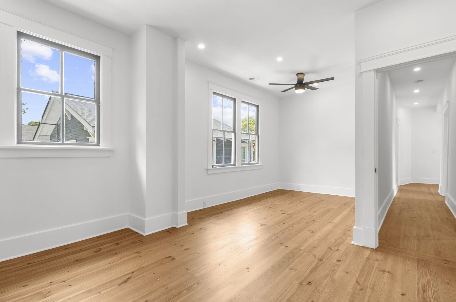 1135 King Street Photo 38