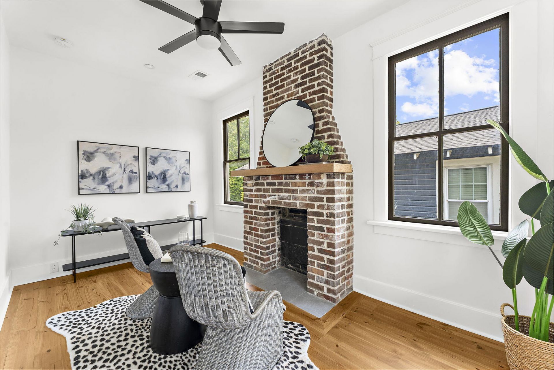 1135 King Street Photo 39