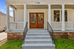 1135 King Street photo 4