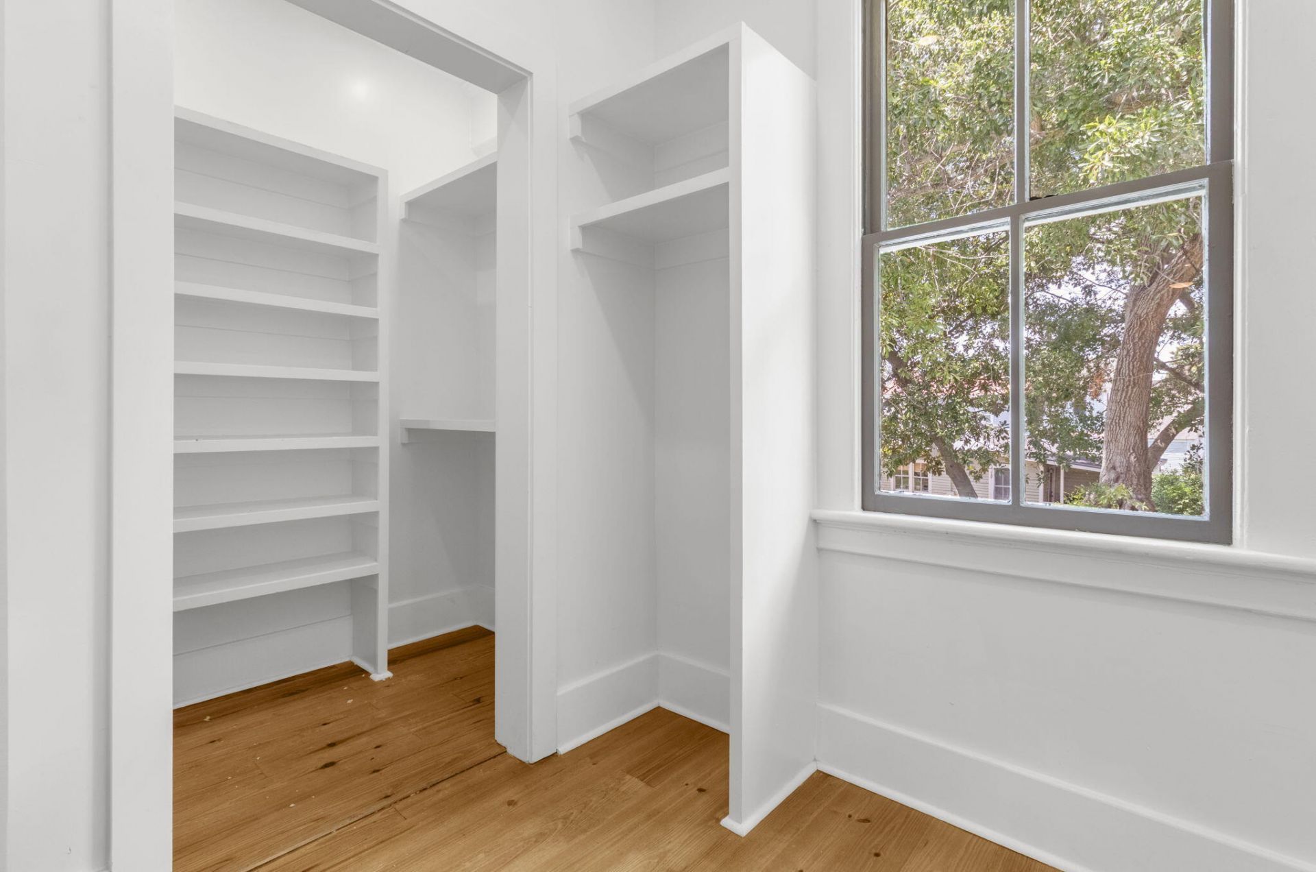 1135 King Street Photo 41