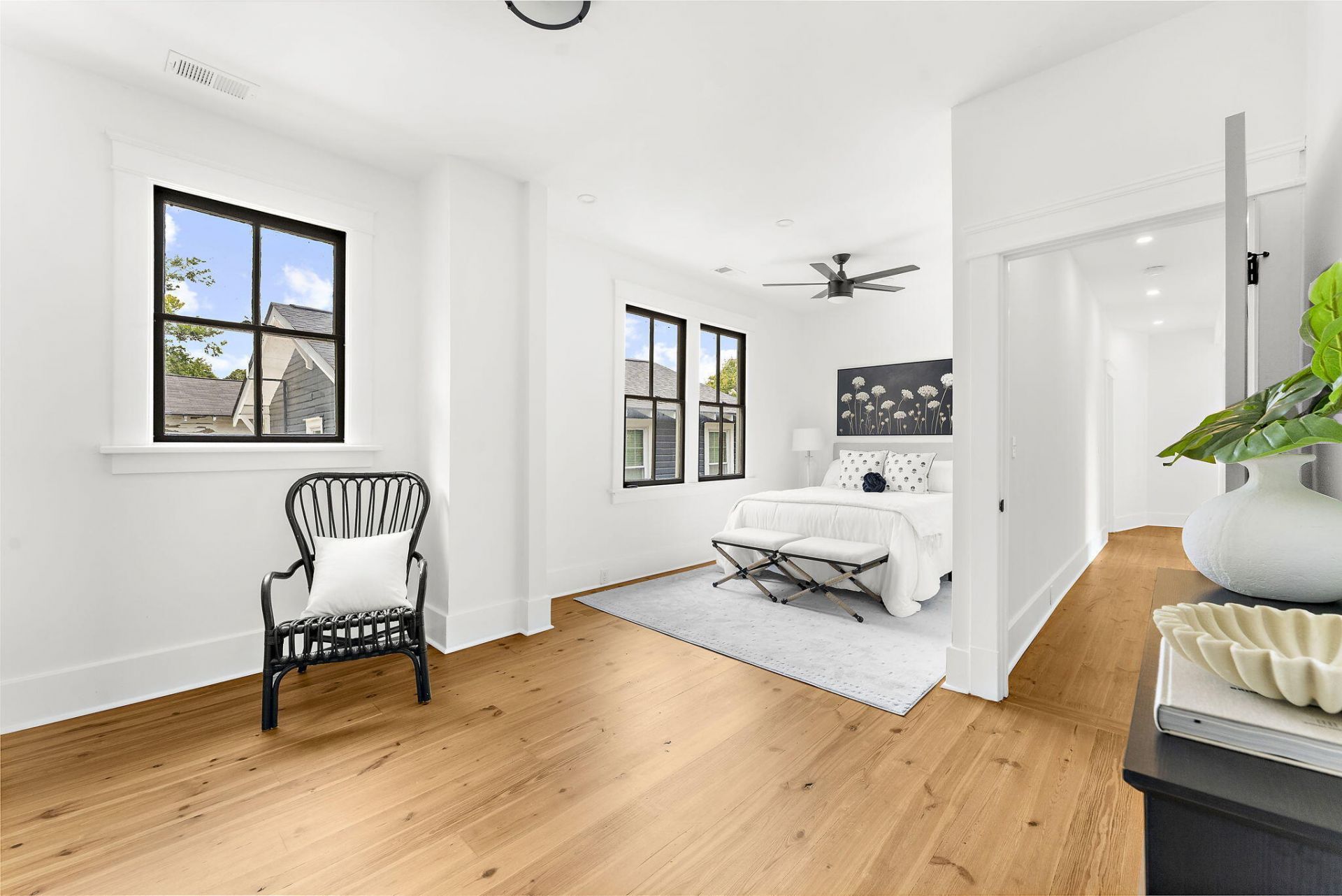 1135 King Street Photo 45