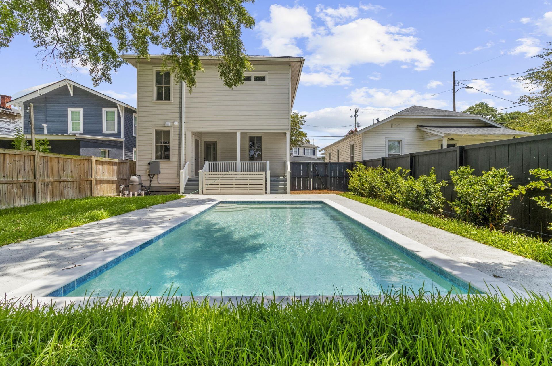 1135 King Street Photo 59