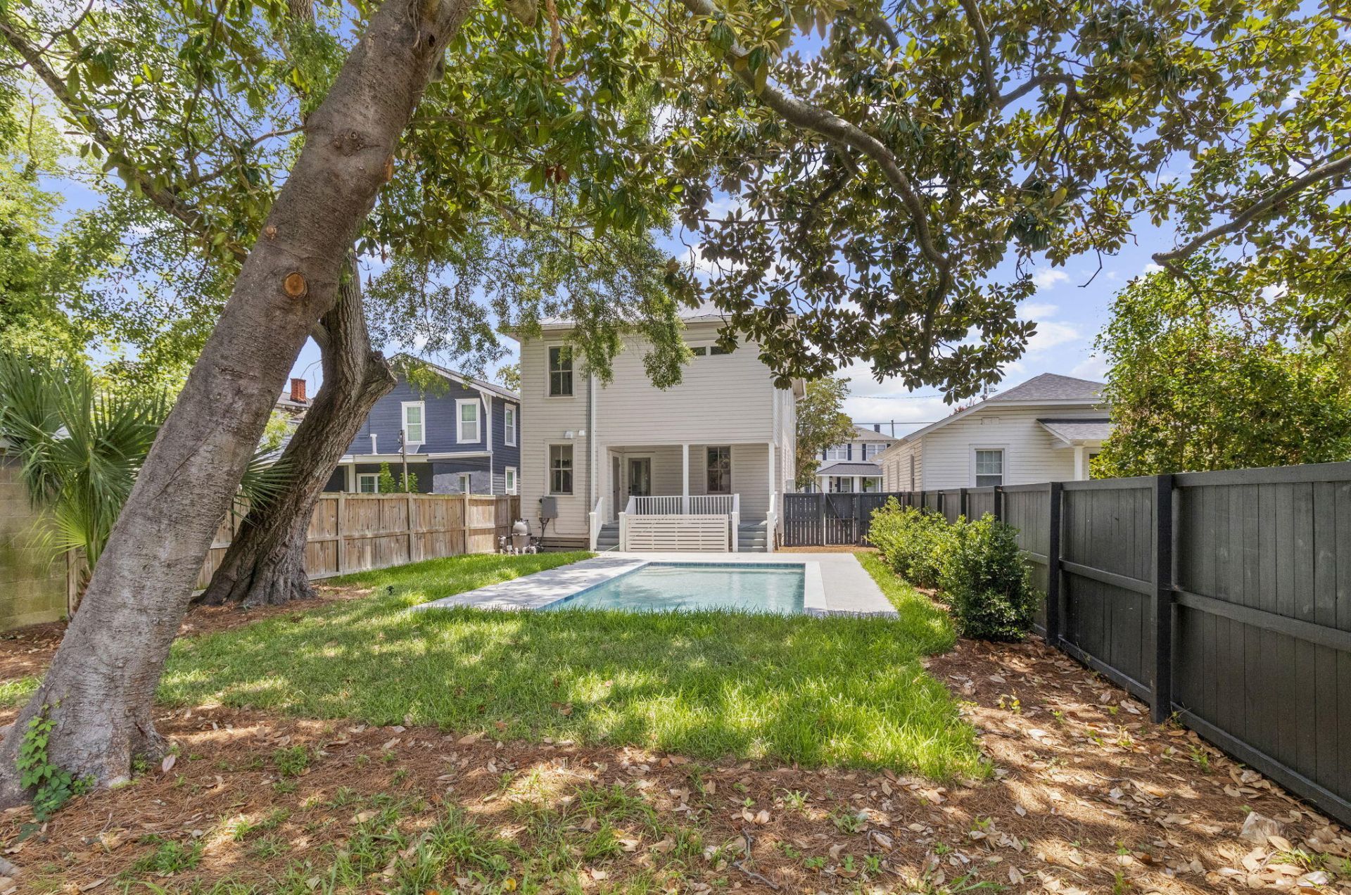 1135 King Street Photo 60