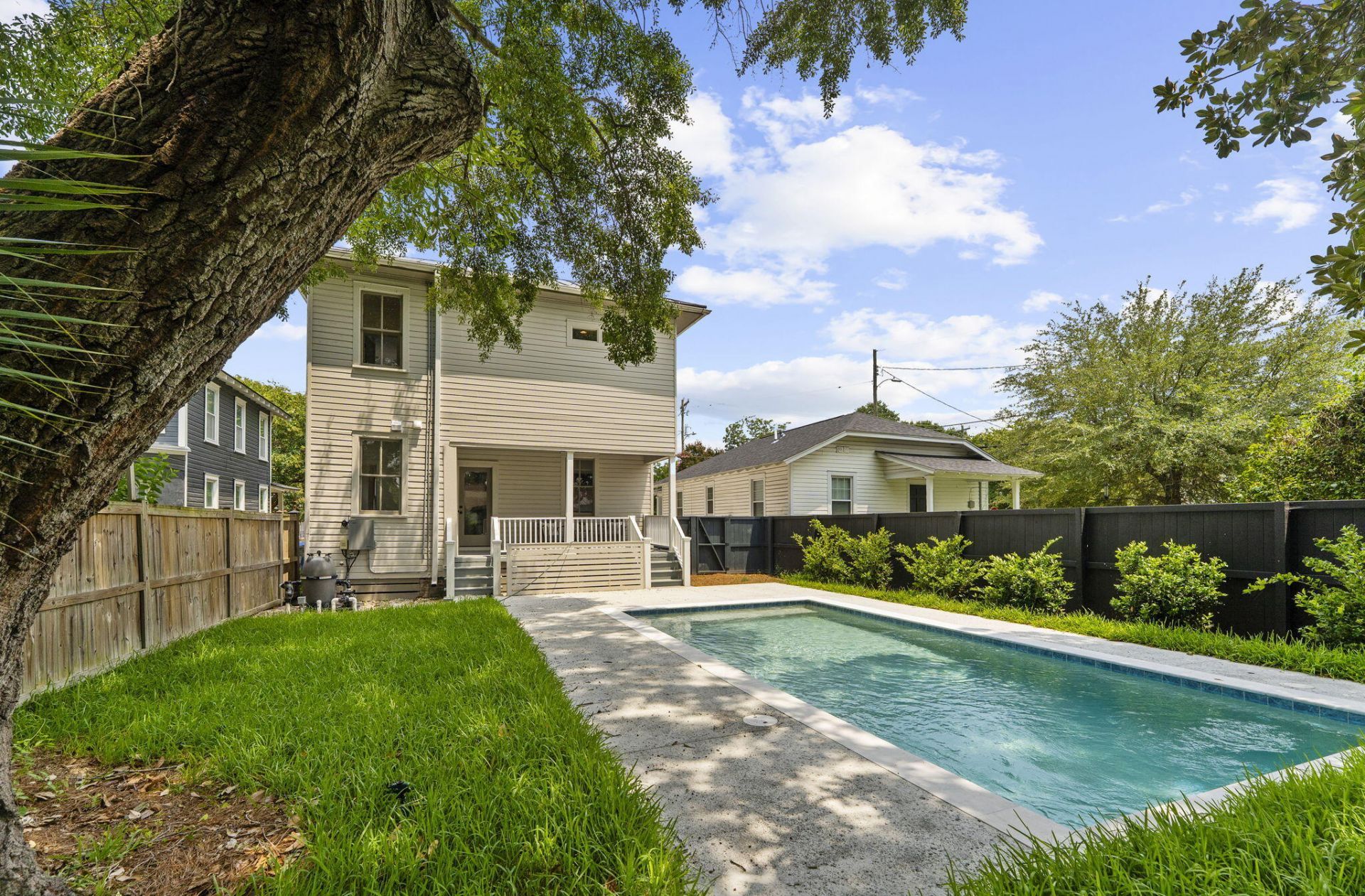 1135 King Street Photo 61
