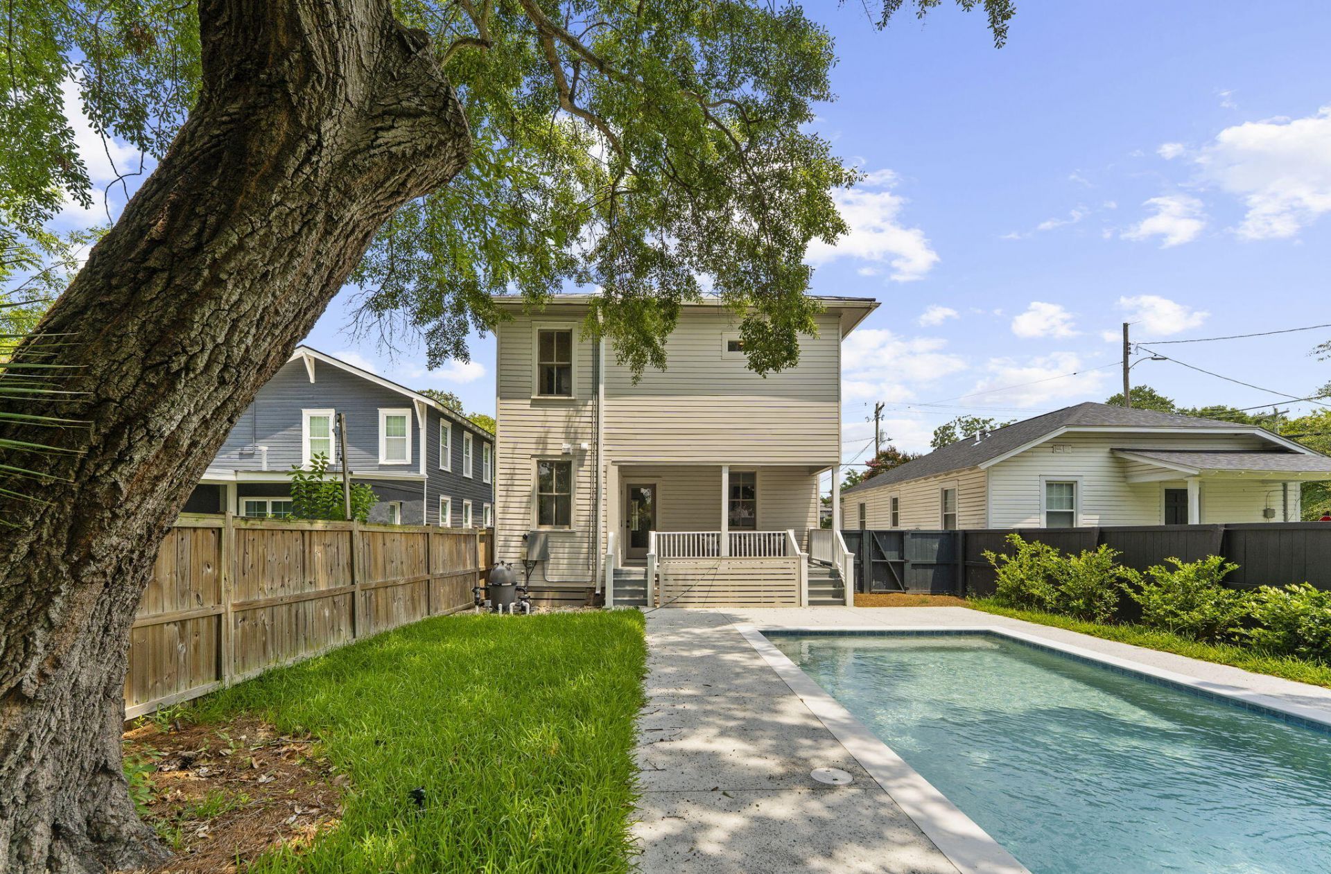 1135 King Street Photo 62