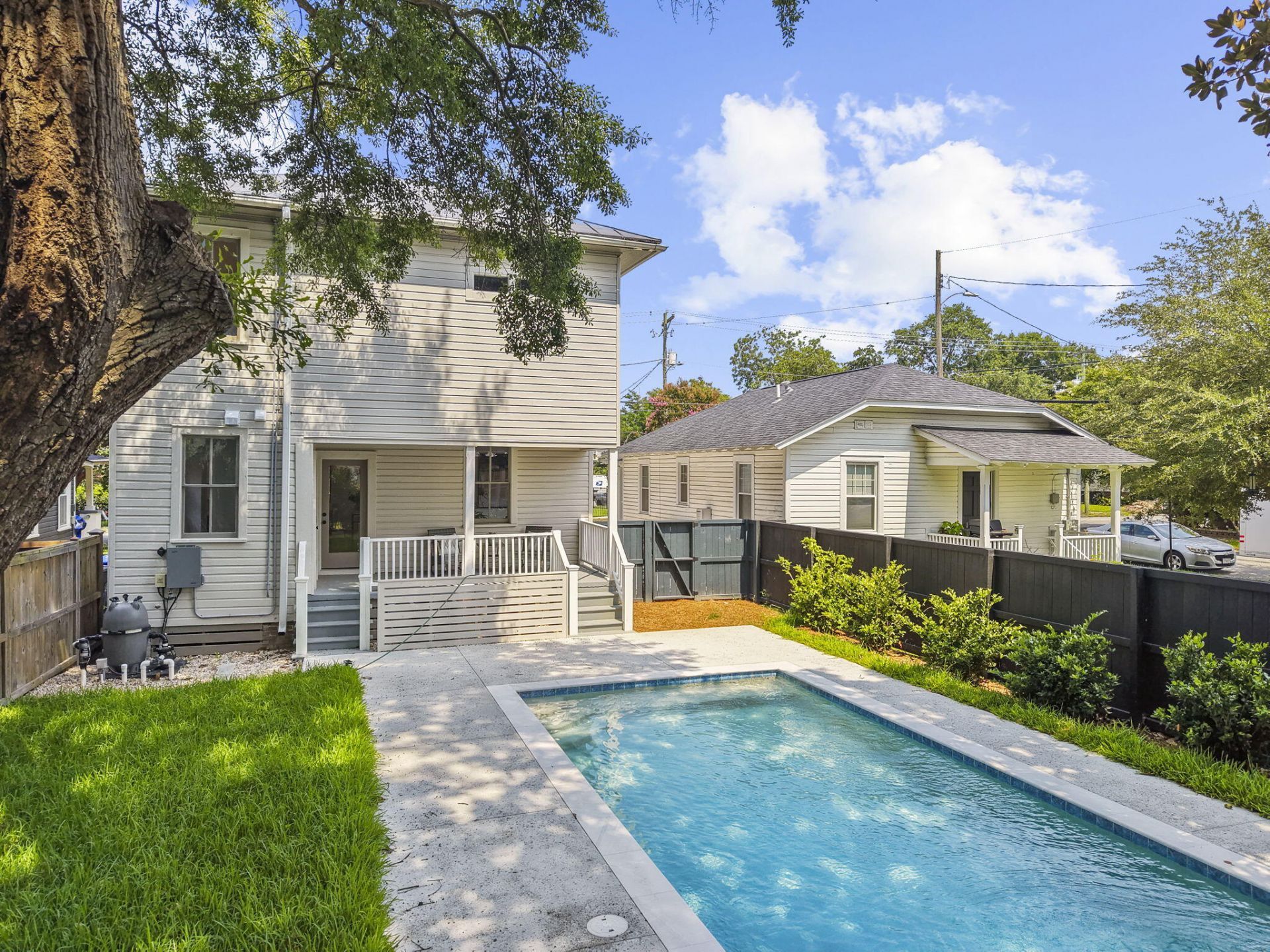 1135 King Street Photo 63