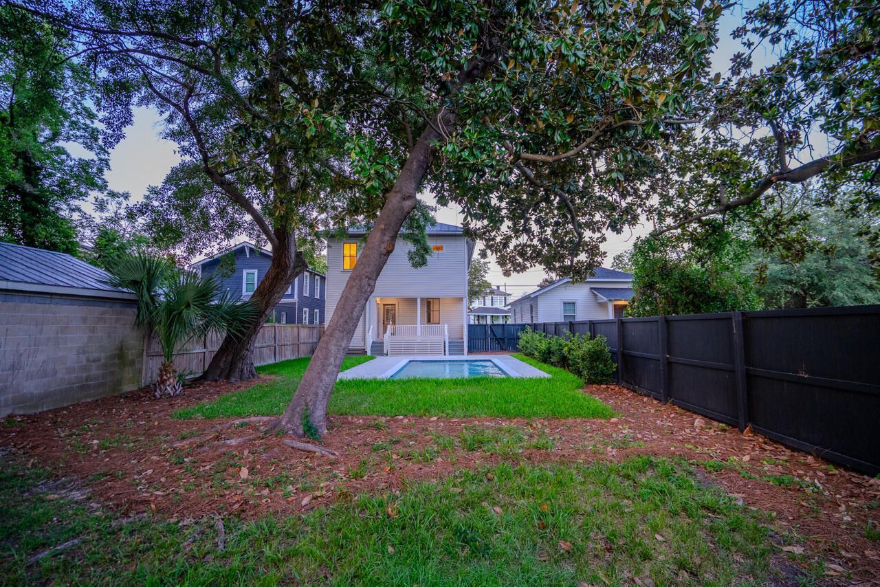 1135 King Street Photo 66