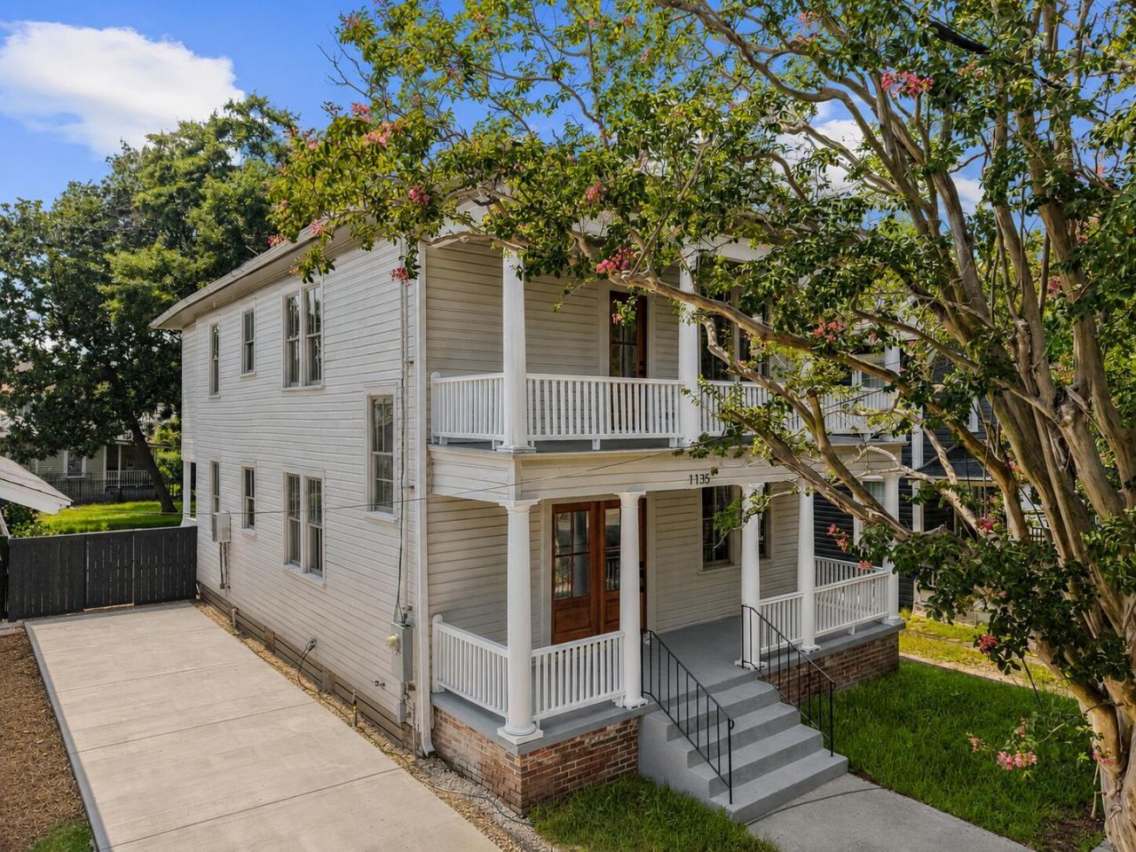 1135 King Street Photo 69