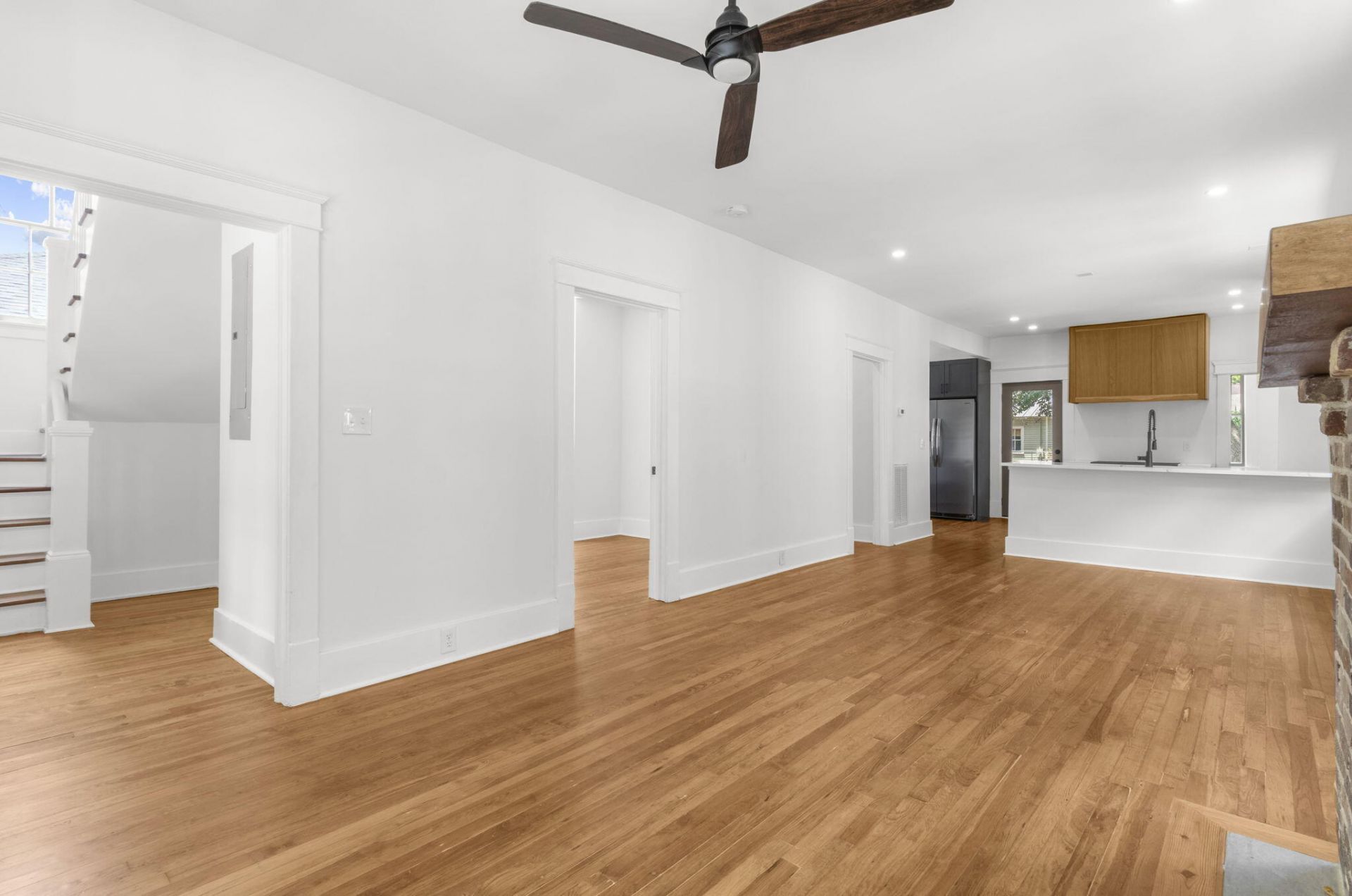 1135 King Street Photo 9