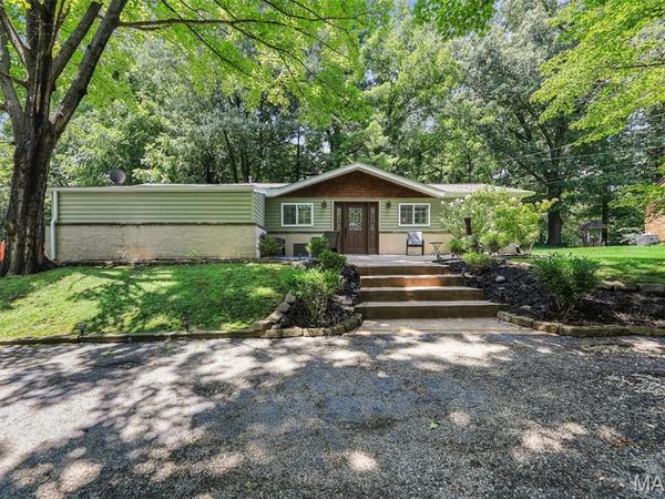 459 W Lake Drive, Edwardsville, IL 62025