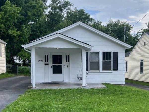 2935 Walton Road, Overland, MO 63114