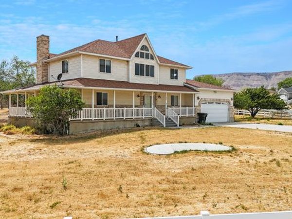 190 E 600 N, Ferron, UT 84523