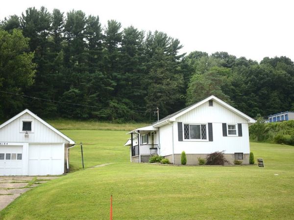 6184 Leechburg Rd., Leechburg, PA 15656
