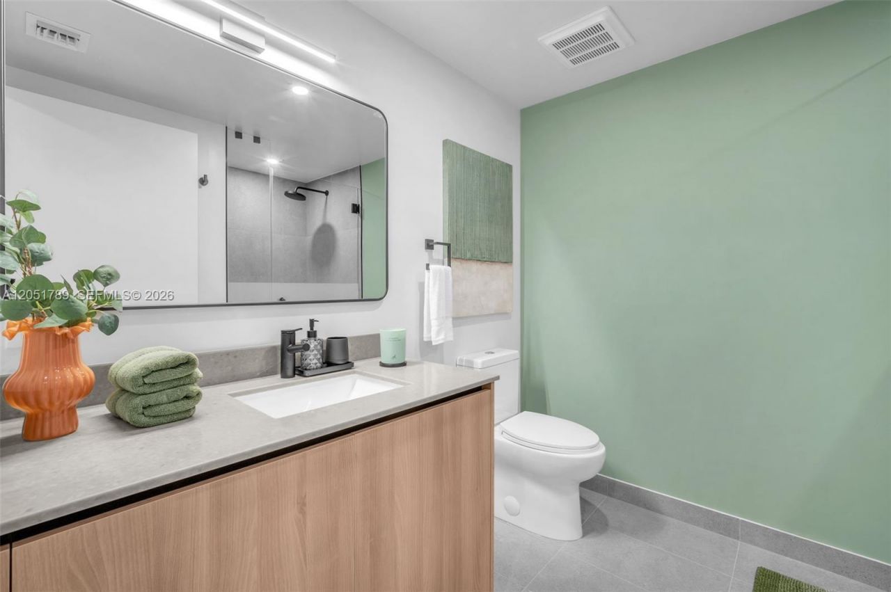 121 NE 5th St, Unit 304, Miami, FL 33132 Photo