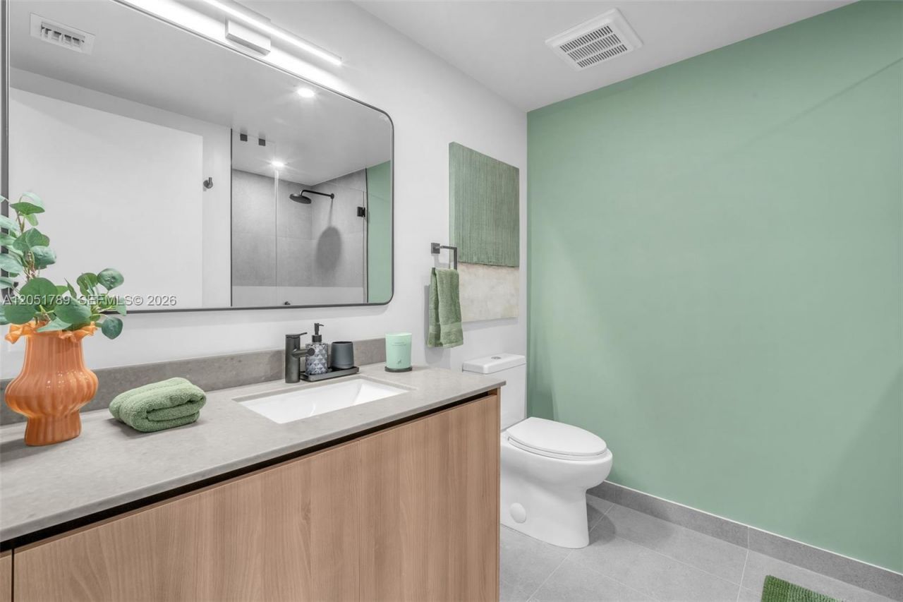 121 NE 5th St, Unit 304, Miami, FL 33132 Photo