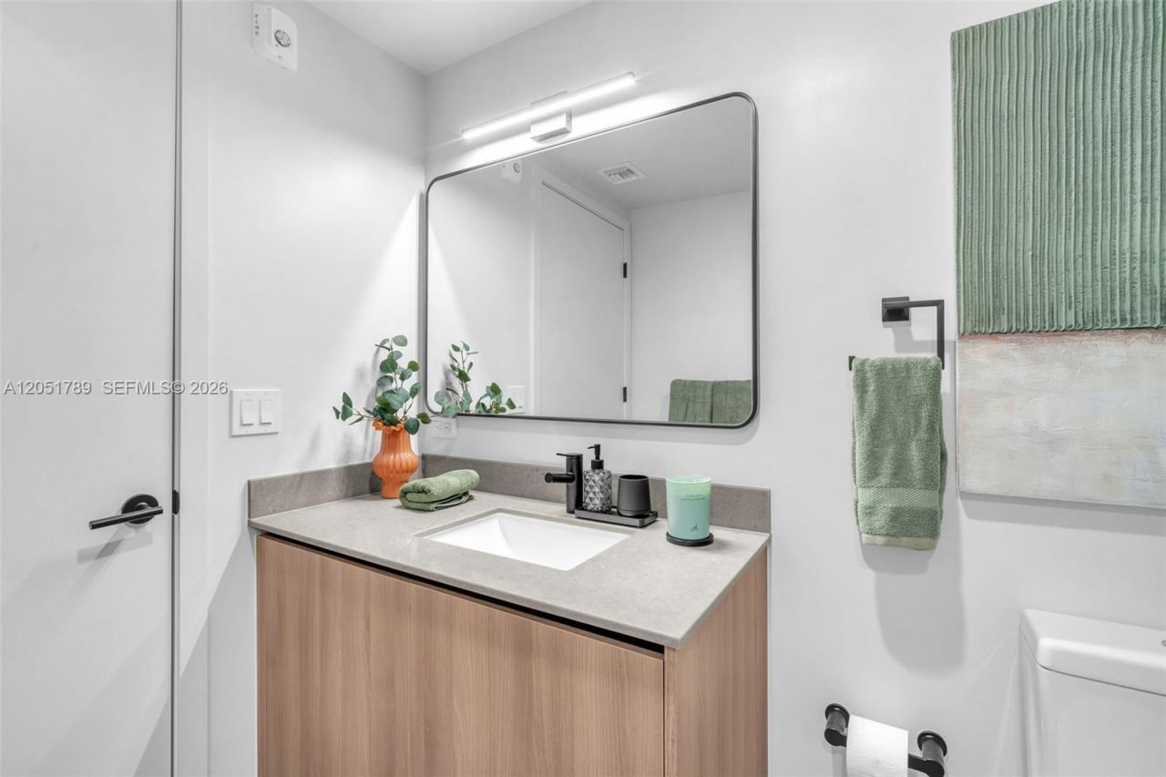 121 NE 5th St, Unit 304, Miami, FL 33132 Photo