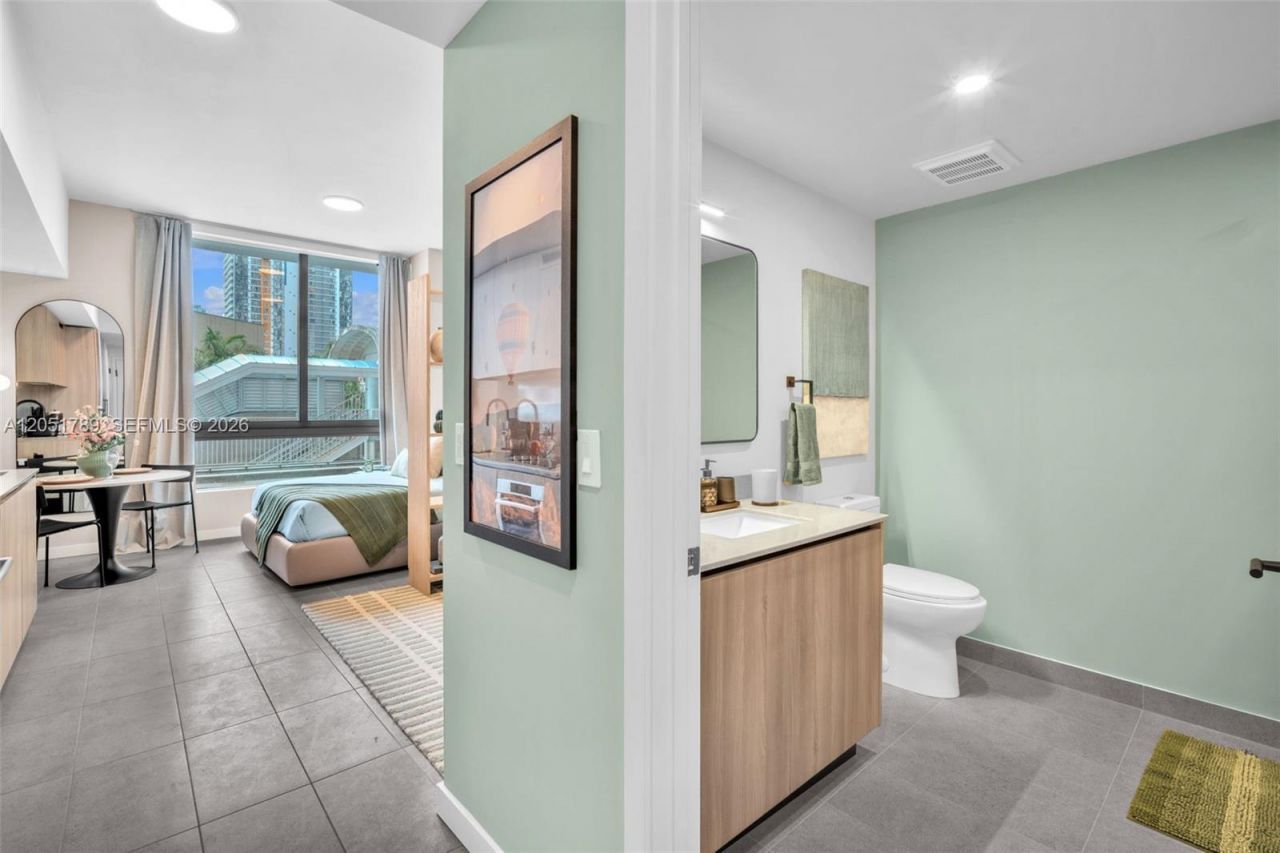 121 NE 5th St, Unit 304, Miami, FL 33132 Photo