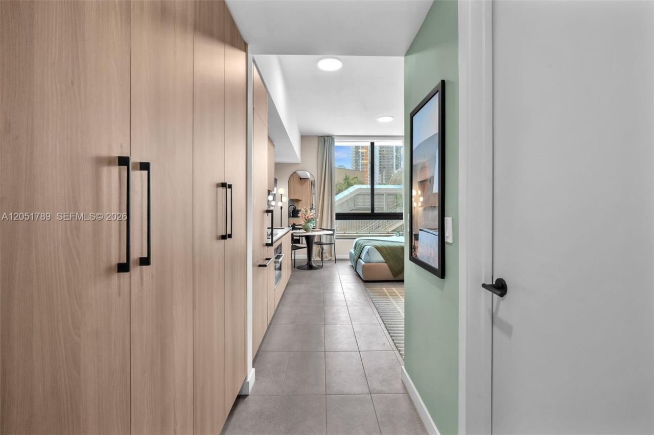 121 NE 5th St, Unit 304, Miami, FL 33132 Photo