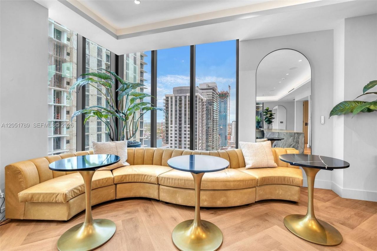 121 NE 5th St, Unit 304, Miami, FL 33132 Photo