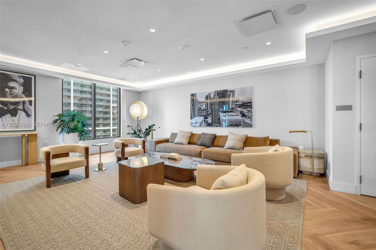 121 NE 5th St, Unit 304, Miami, FL 33132 Photo