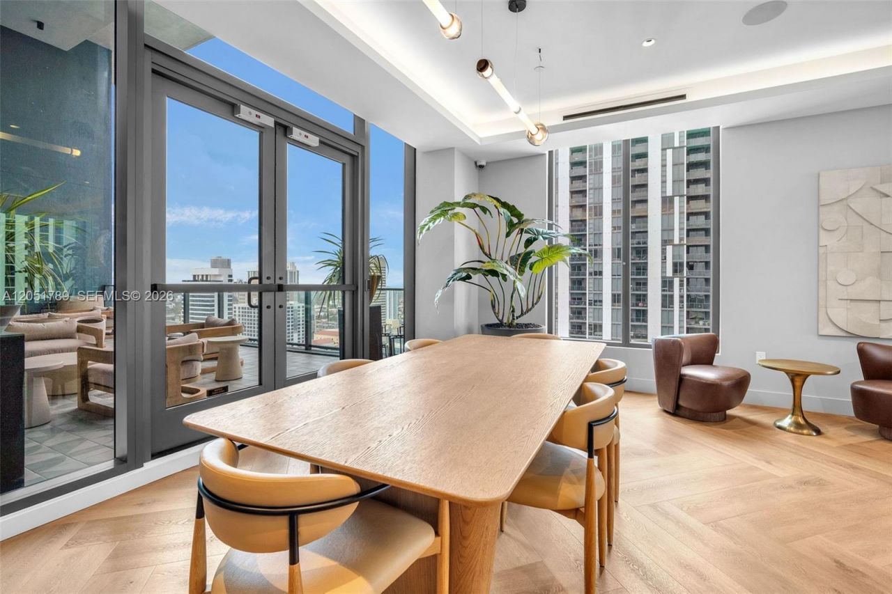 121 NE 5th St, Unit 304, Miami, FL 33132 Photo