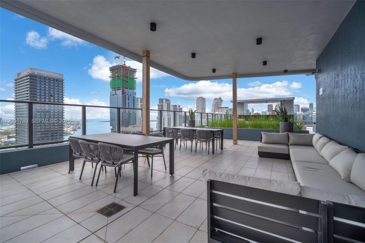 121 NE 5th St, Unit 304, Miami, FL 33132 Photo