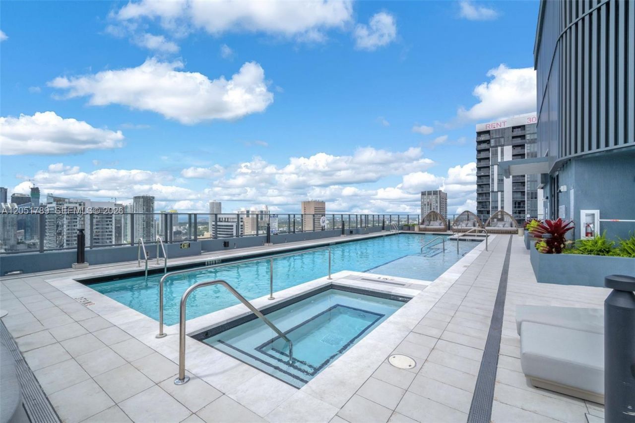 121 NE 5th St, Unit 304, Miami, FL 33132 Photo