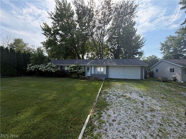 5976 Reynolds Road , Mentor on the Lake, OH 44060