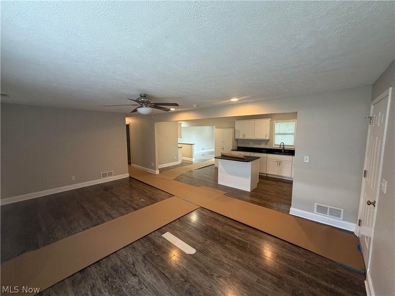 5976 Reynolds Road, Mentor on the Lake, OH 44060 Photo 2