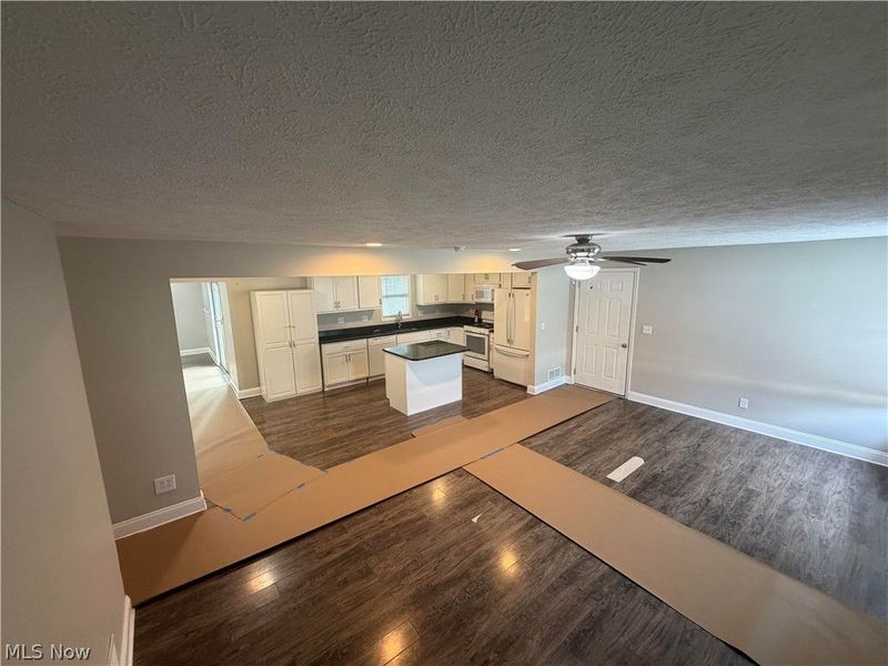5976 Reynolds Road, Mentor on the Lake, OH 44060 Photo 3